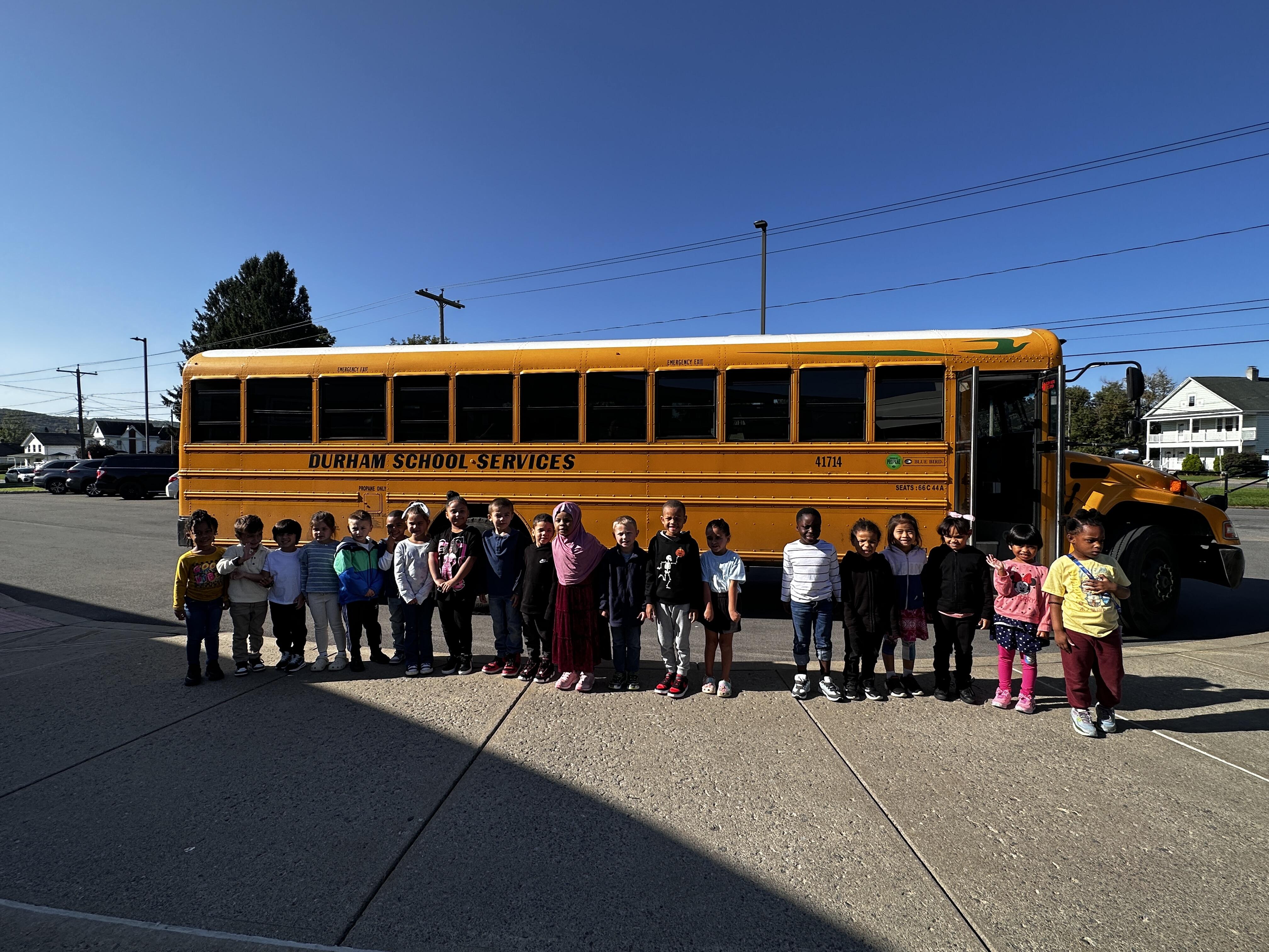 Nxënësit gjatë stërvitjeve me autobus në shkollën Albany!